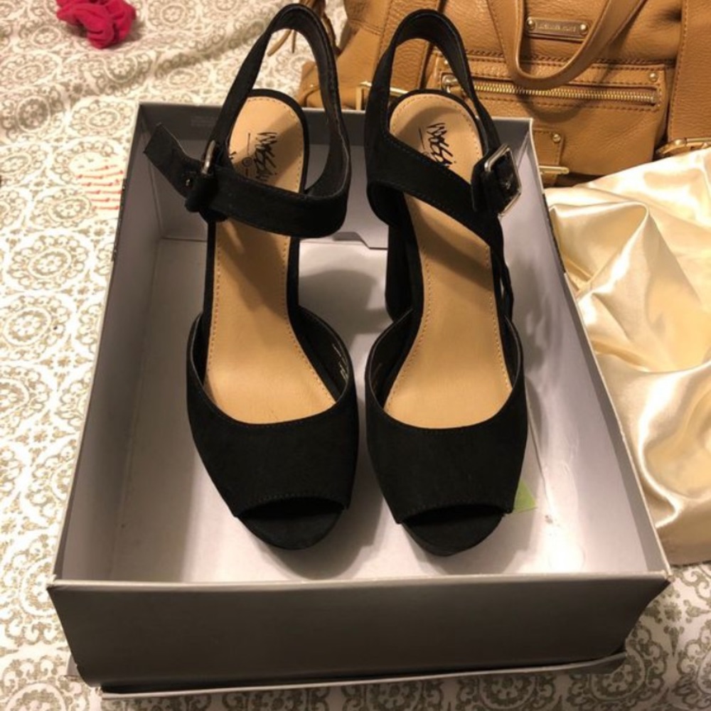 Platform ankle strap shoes